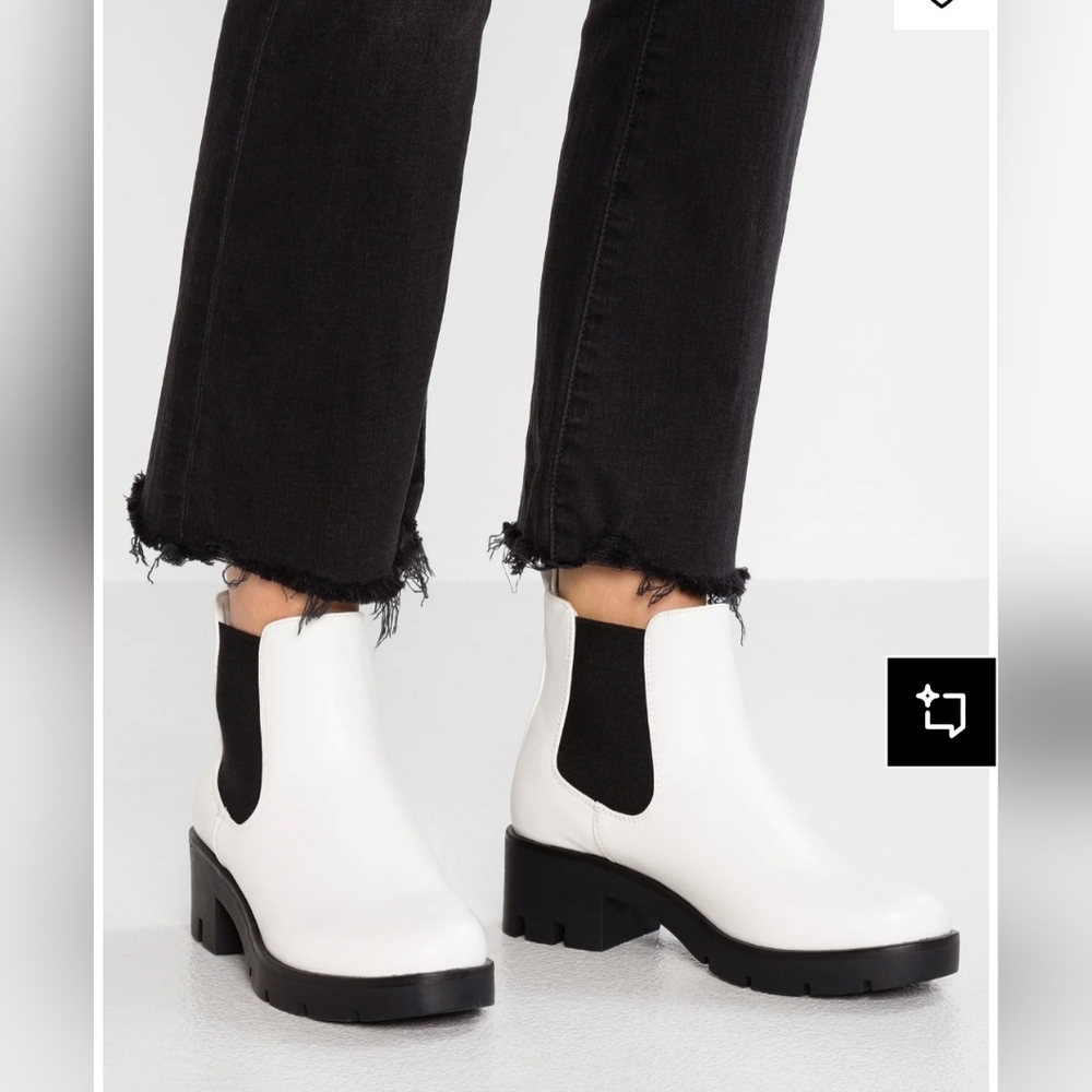 Steve Madden‎ Two-Tone Ankle Booties